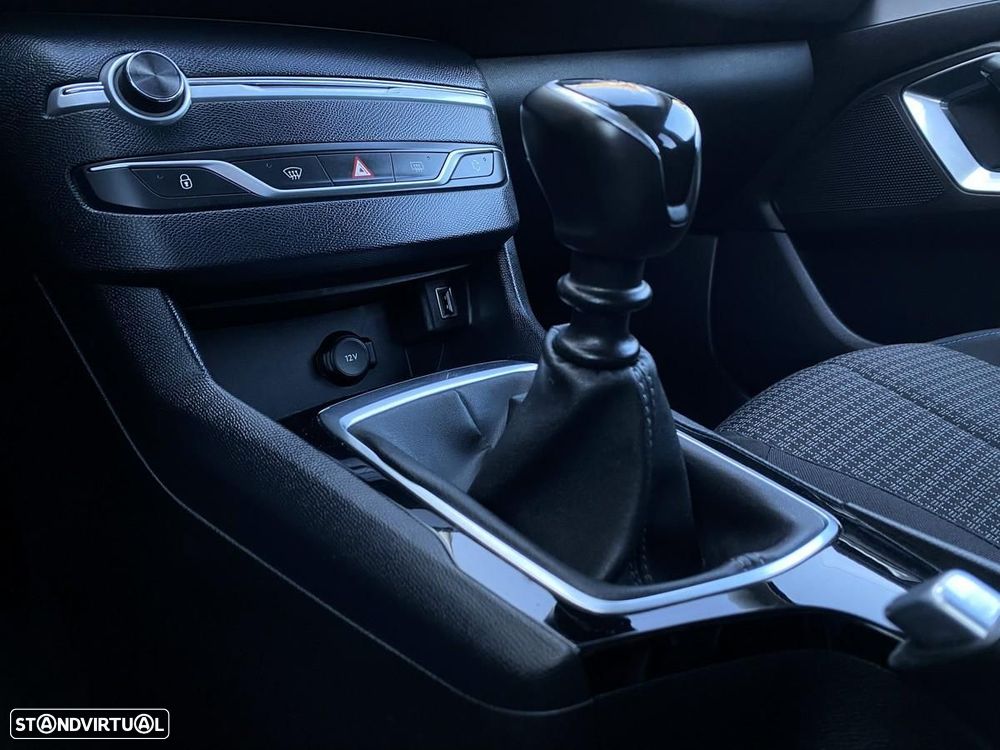 Peugeot 308 SW 1.5 BlueHDi Style - 23