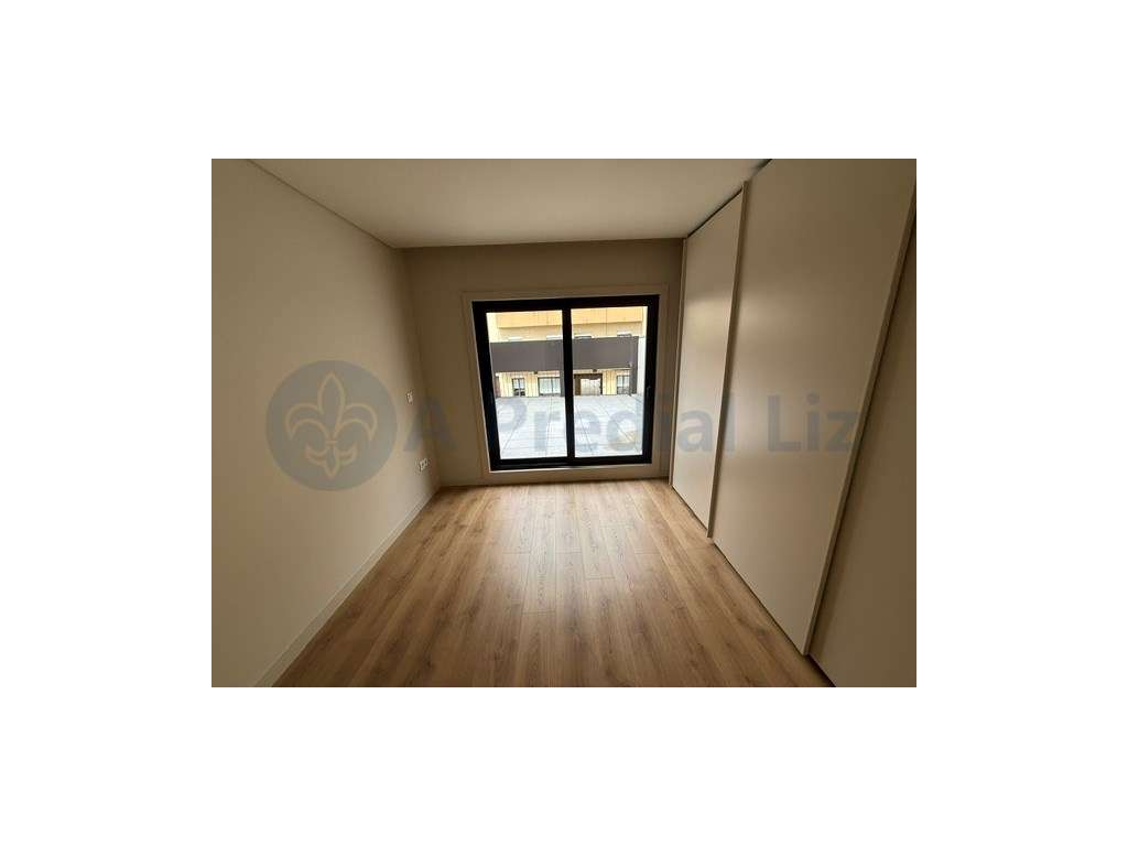 Apartamento T1 c/ terraço - junto à Rotunda da Boavista / Casa da M... - Grande imagem: 5/19