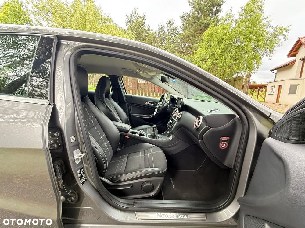 Mercedes-Benz Klasa A 180 (BlueEFFICIENCY) - 27