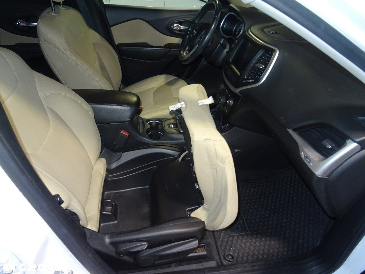 Jeep Cherokee - 13