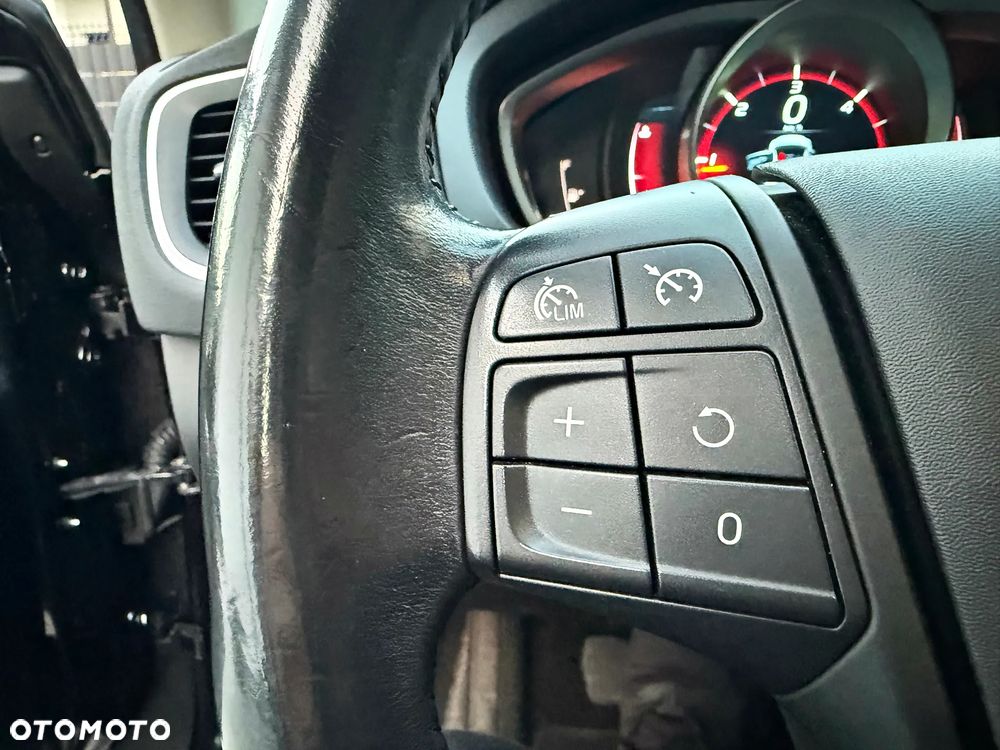 Volvo V40 D2 You - 10