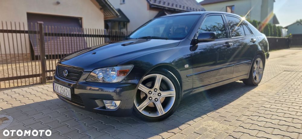 Lexus IS 200 - 4