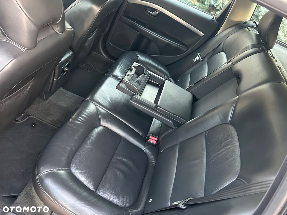 Volvo V70 2.0 Momentum - 13
