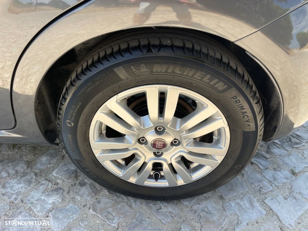 Fiat Punto 1.2 Lounge S&S - 13