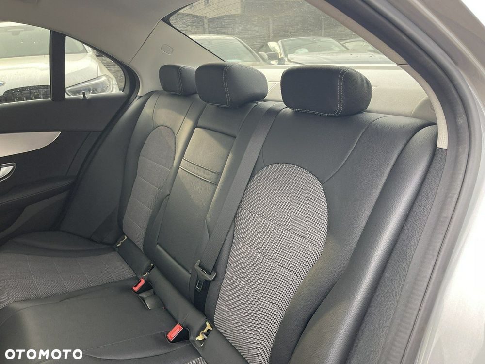 Mercedes-Benz Klasa C 220 d 4Matic 9G-TRONIC AMG Line - 15