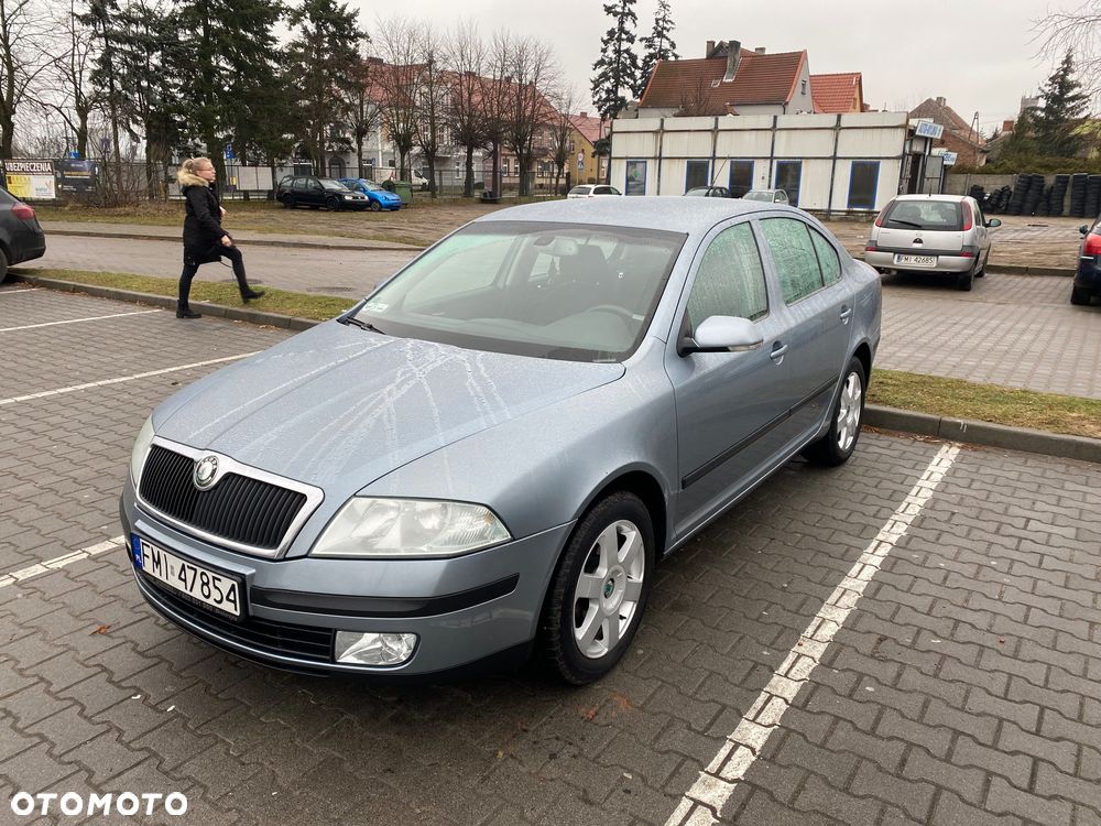 Skoda Octavia 1.6 Ambiente - 3