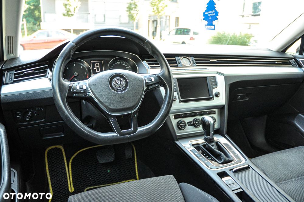 Volkswagen Passat - 9
