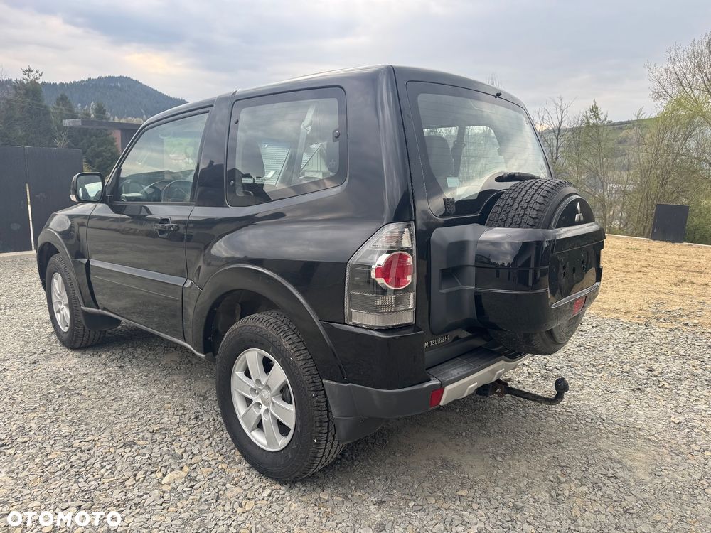 Mitsubishi Pajero - 6