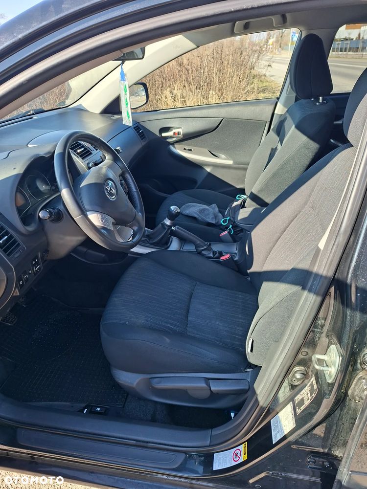 Toyota Corolla 1.6 VVT-i Luna - 13