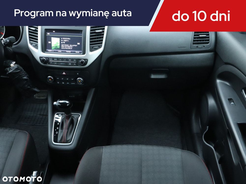 Kia Venga - 10