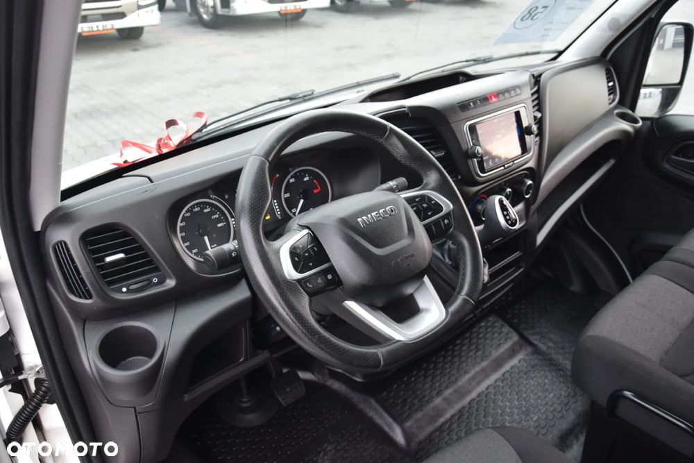 Iveco DAILY MAXI 35S14 / 2.3 - 140 KM / AUTOMAT HI-MATIC / NOWY MODEL / 3 OSOBY / DOSTAWCZE / BLASZAK / KAMERA COFANIA / TEMPOMAT / KLIMA / 2022 / SERWISOWANY / SPROWADZONY Z NIEMIEC - 27