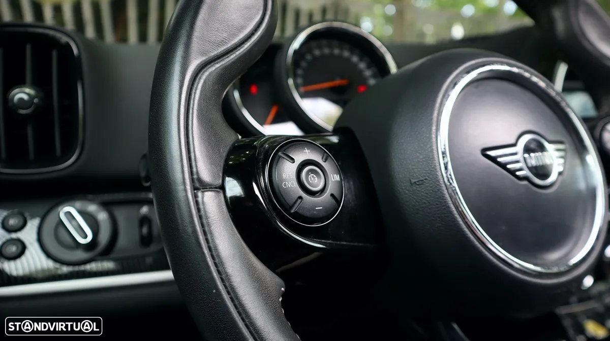 MINI Countryman Cooper SE ALL4 Auto - 32