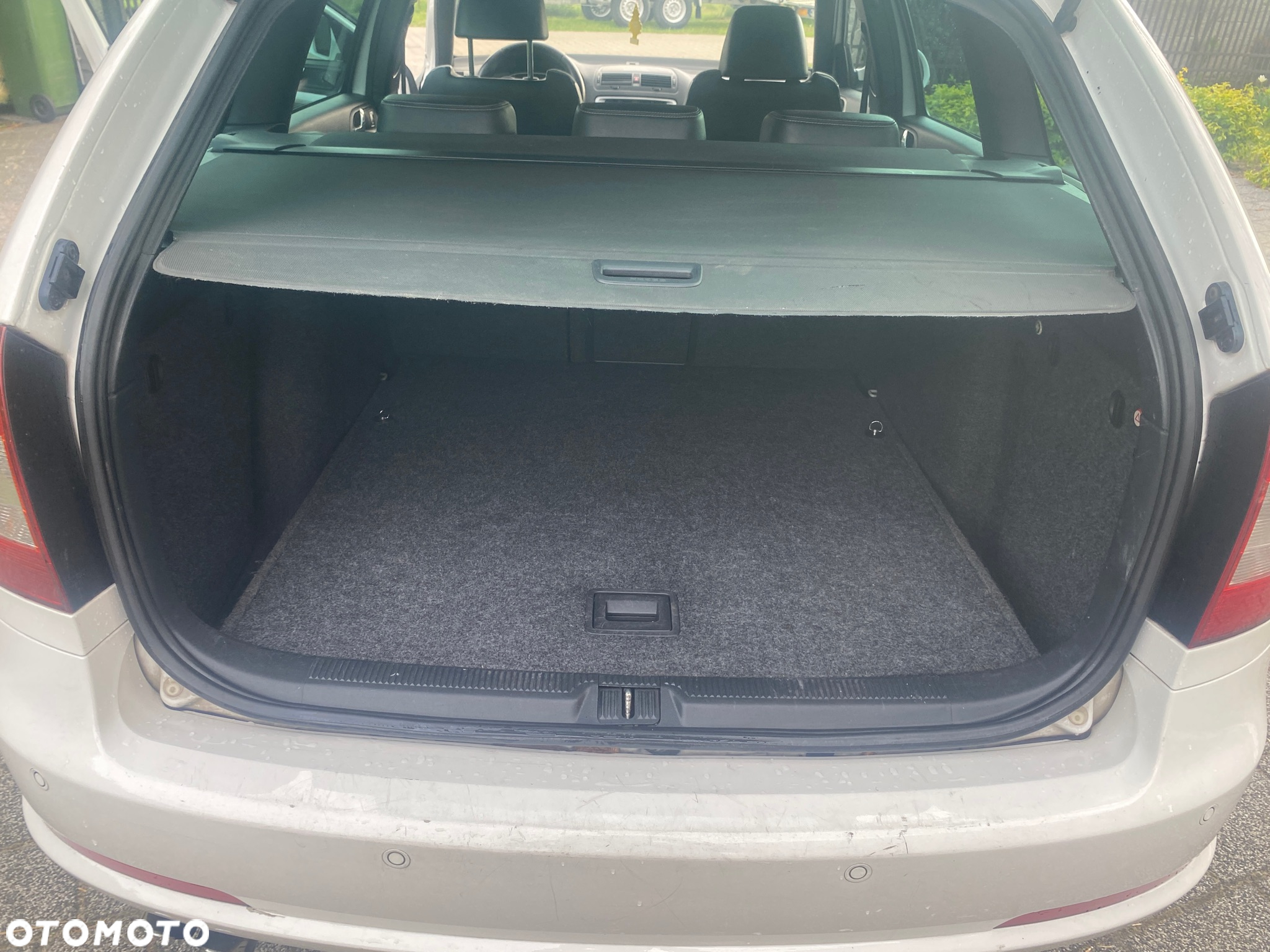 Skoda Octavia Combi 2.0 TDI DPF RS - 21