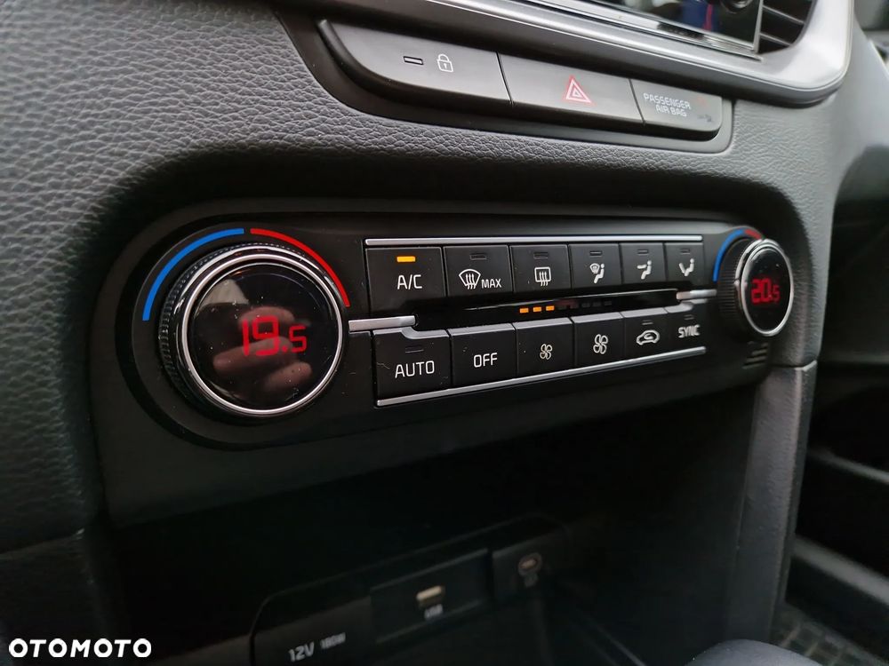 Kia XCeed 1.5 T-GDI M DCT - 25
