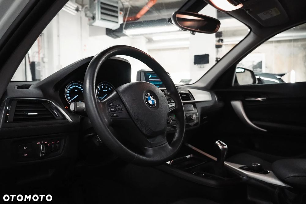 BMW Seria 1 118i - 12
