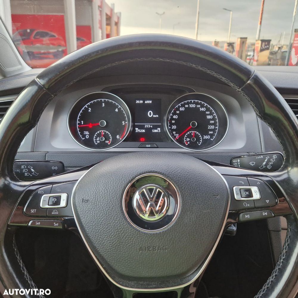 Volkswagen Golf 1.6 TDI BlueMotion Technology Comfortline - 8