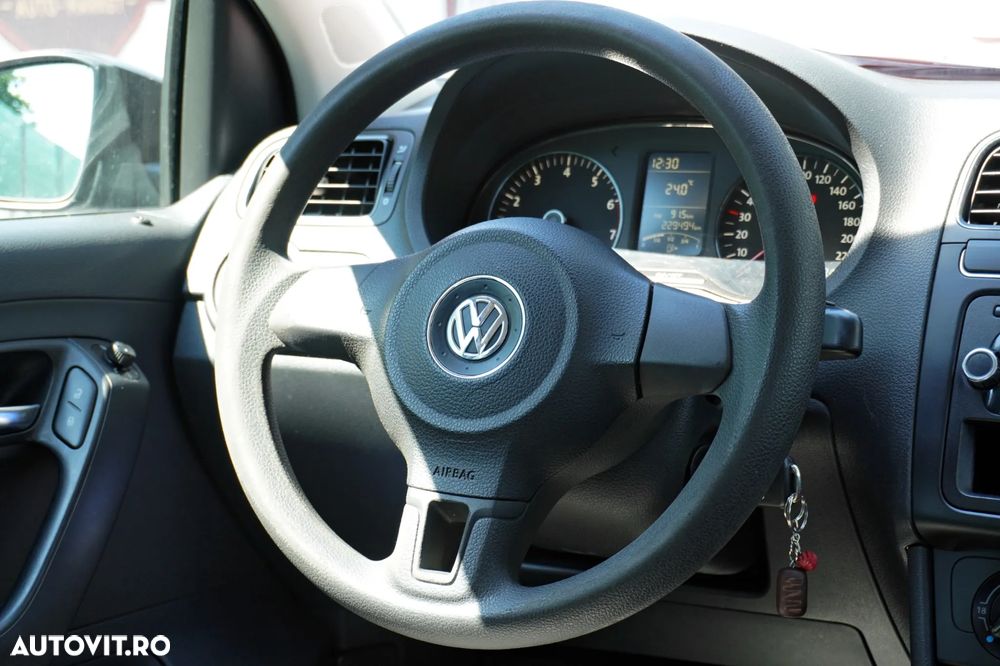 Volkswagen Polo 1.2 Attractive - 6