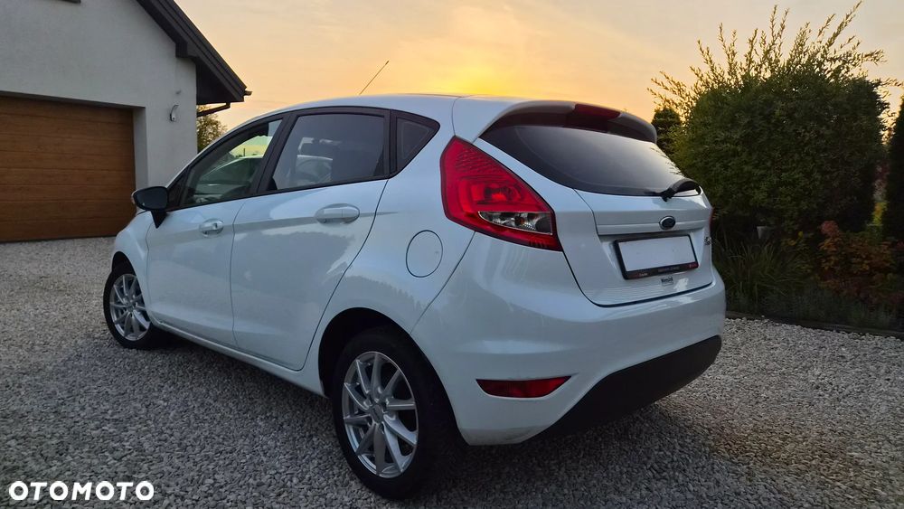 Ford Fiesta 1.25 Celebration - 12