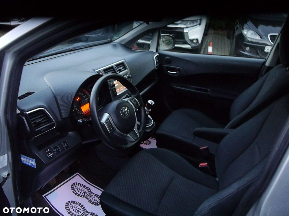 Toyota Verso S 1.33 Premium - 23