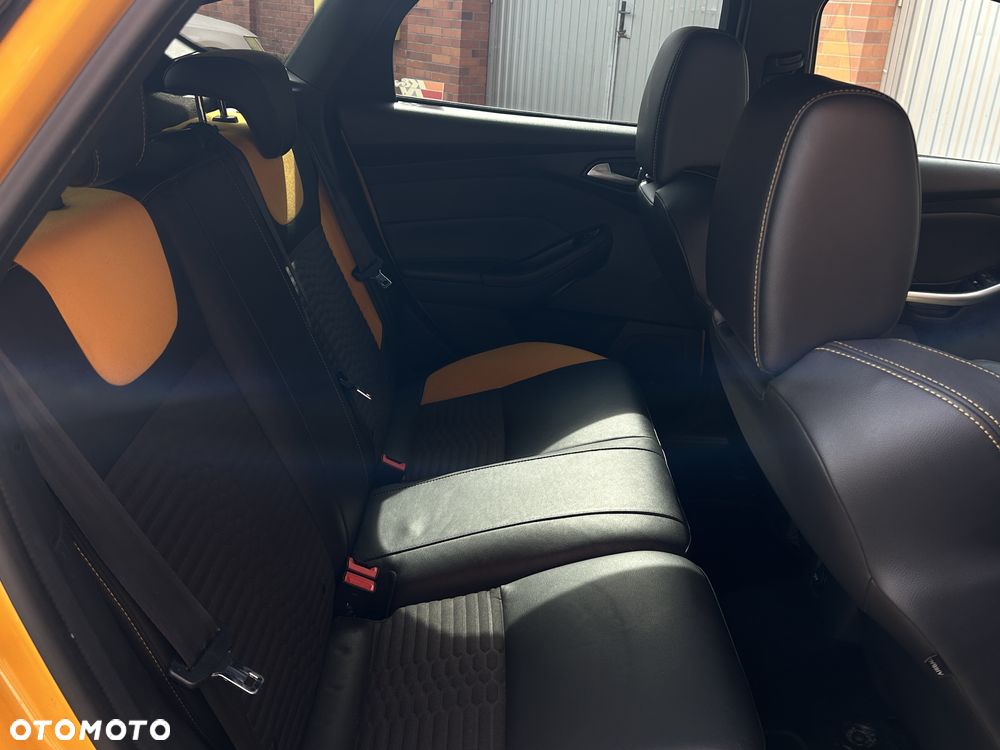 Ford Focus 2.0 EcoBoost ST mit Leder-Sport-Paket - 21