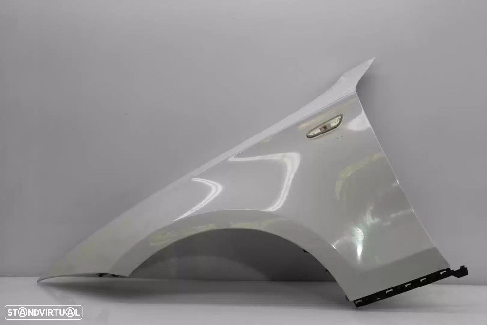 GUARDA-LAMAS FRONTAL ESQUERDO BMW 1 2010 - - 1