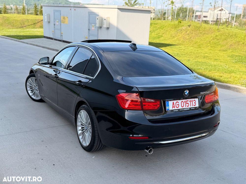 BMW Seria 3 320d Luxury Line - 13
