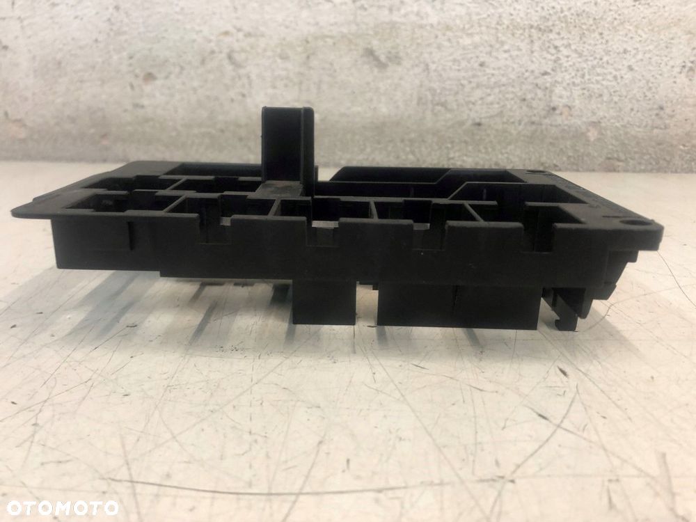 podstawa skrzynki bezpieczników mercedes r129 a245 - 5