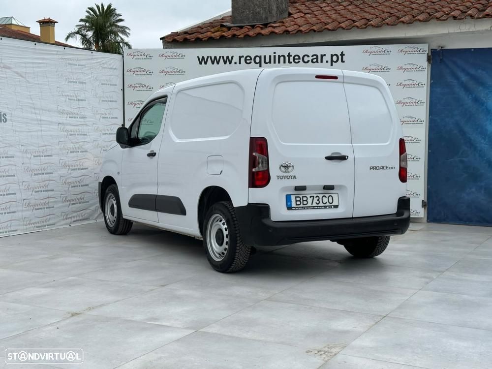 Toyota Proace City 1.5 D 3LUG. IVA Dedutível 6V - 8