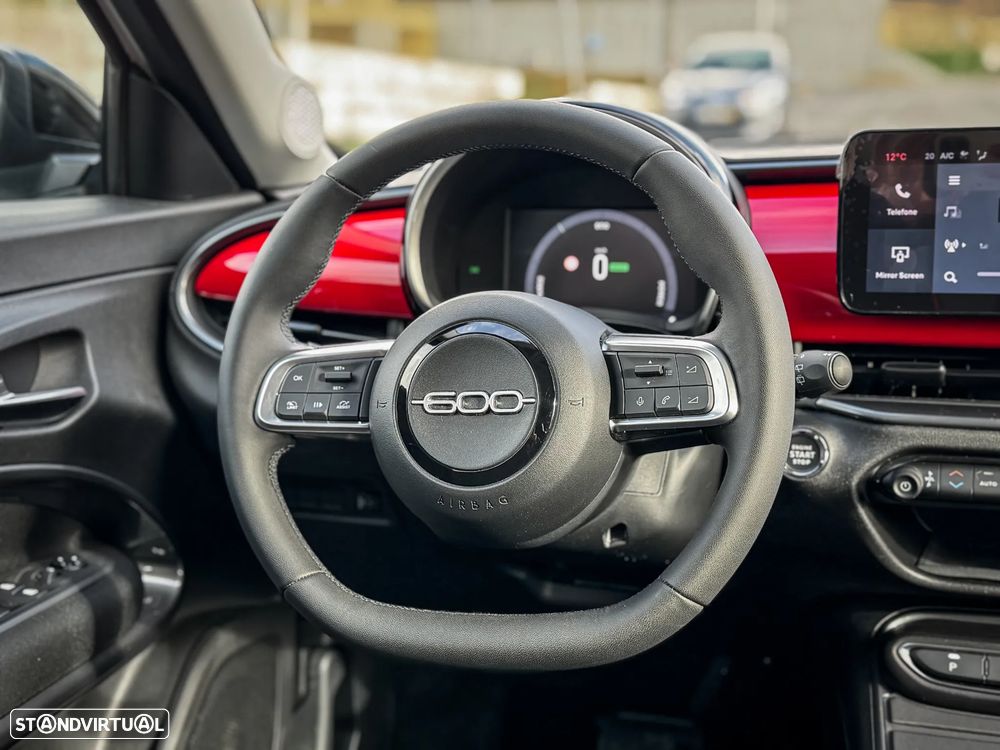 Fiat 600e 54 kWh (RED) - 17