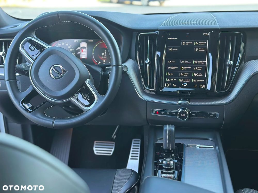 Volvo XC 60 B4 D AWD R-Design - 11
