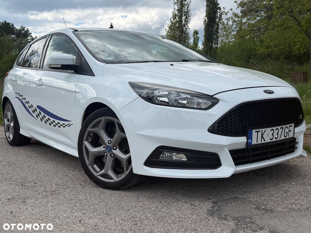 Ford Focus 2.0 EcoBoost ST mit Leder-Sport-Paket - 21