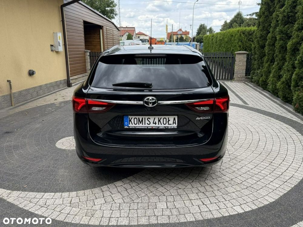 Toyota Avensis - 5