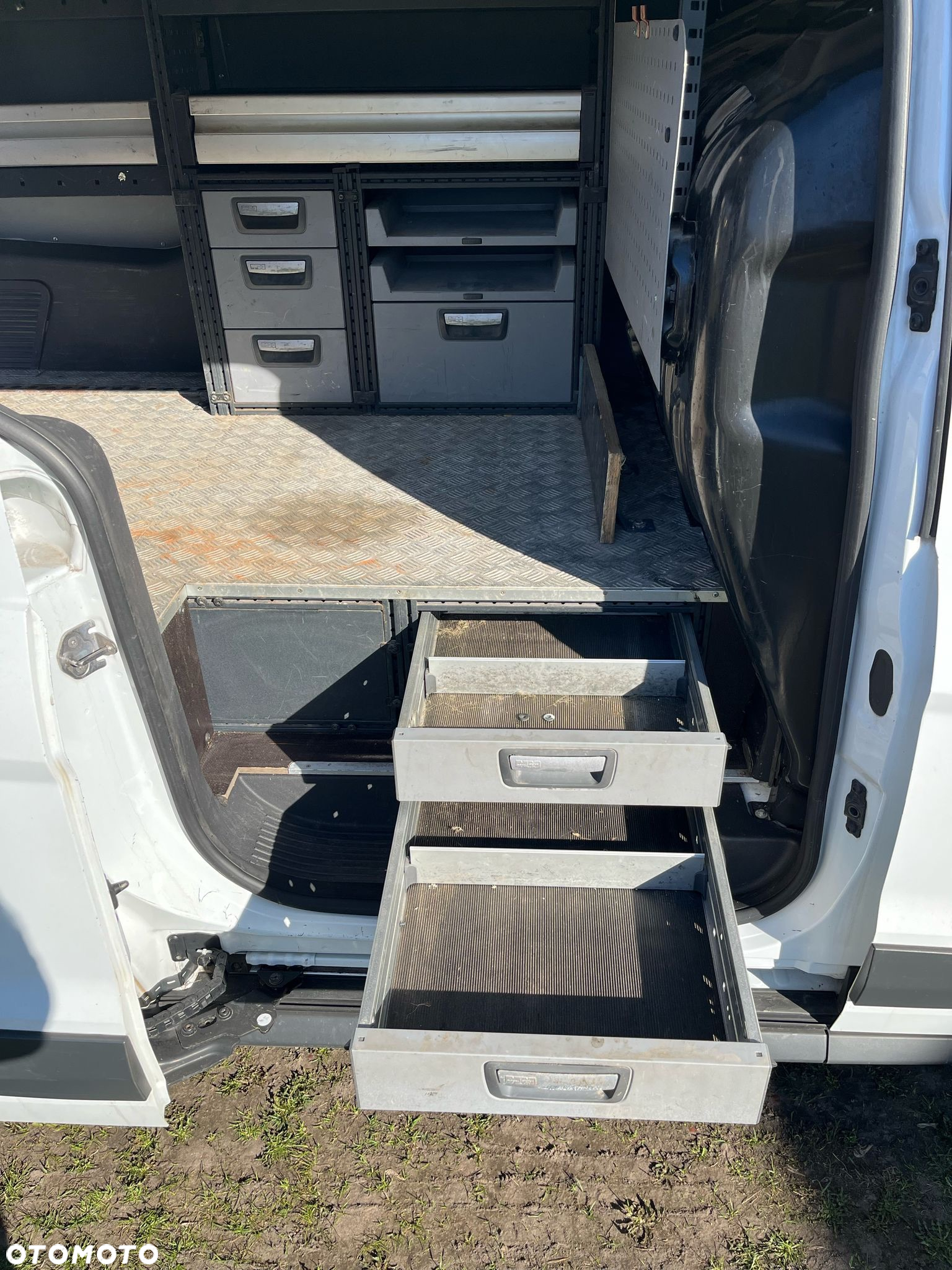 Ford Transit Connect - 11