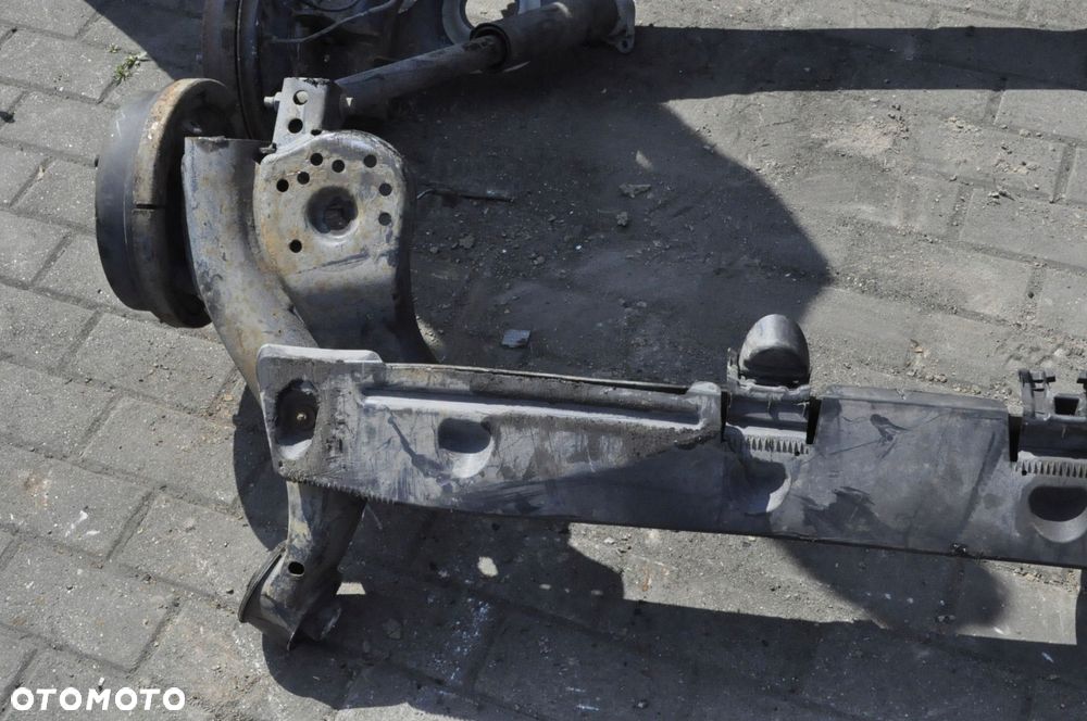 FORD FIESTA MK8 3D 5D ZAWIESZENIE BELKA TYŁ BĘBNY - 8