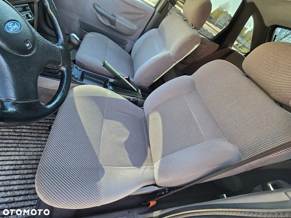 Ford Sierra - 13