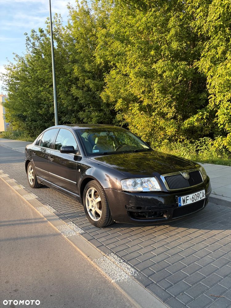 Skoda Superb 2.0 TDI DPF Edition 100 - 4