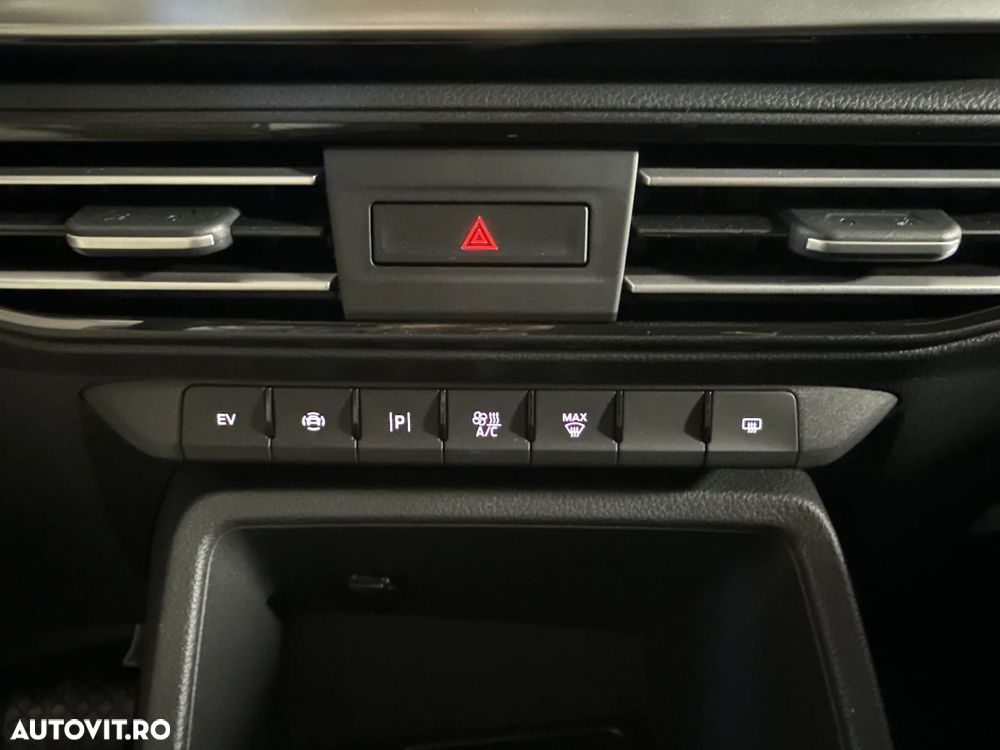 Ford Transit Connect - 16