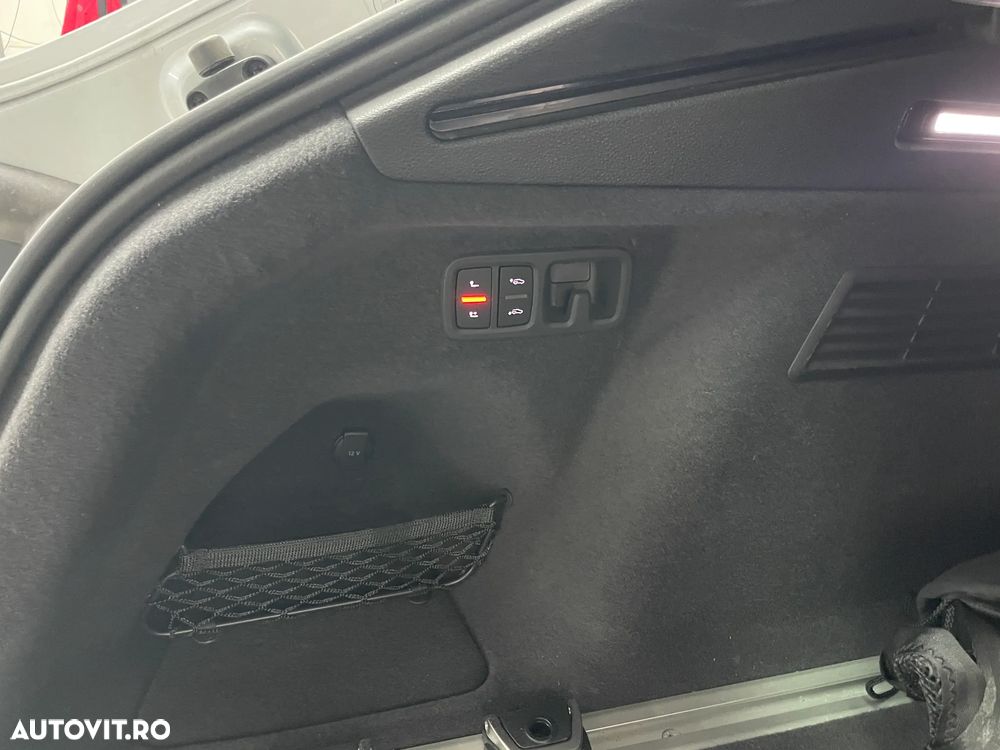 Audi Q8 SUV TFSI e quattro 290 kW tiptronic - 11