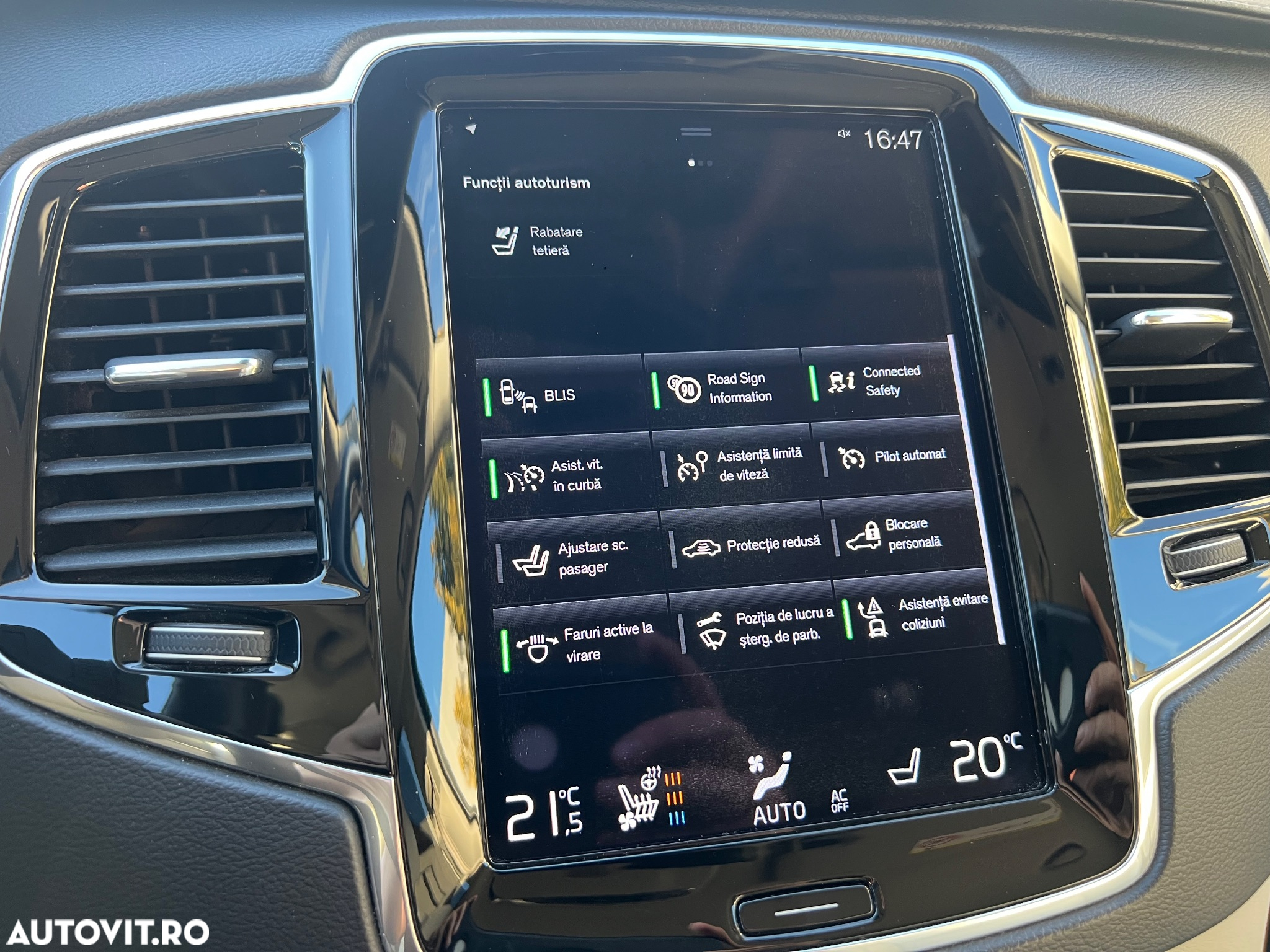 Volvo XC 90 - 36