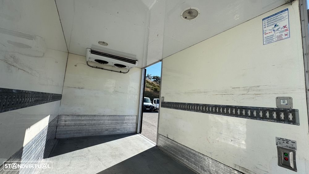 Iveco Daily 2.3 35C13 C/ Frio C/ Plat Elevatoria - 24