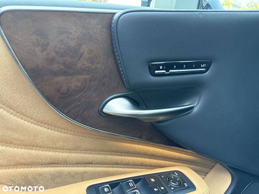 Lexus LS - 22
