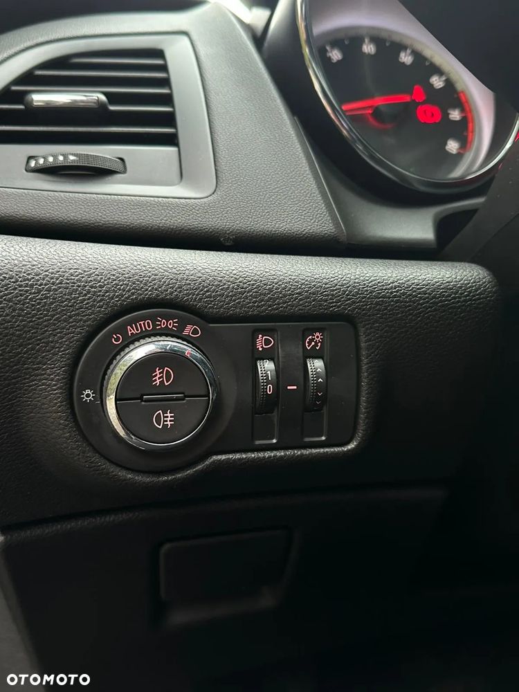 Opel Astra 1.4 T Active - 11