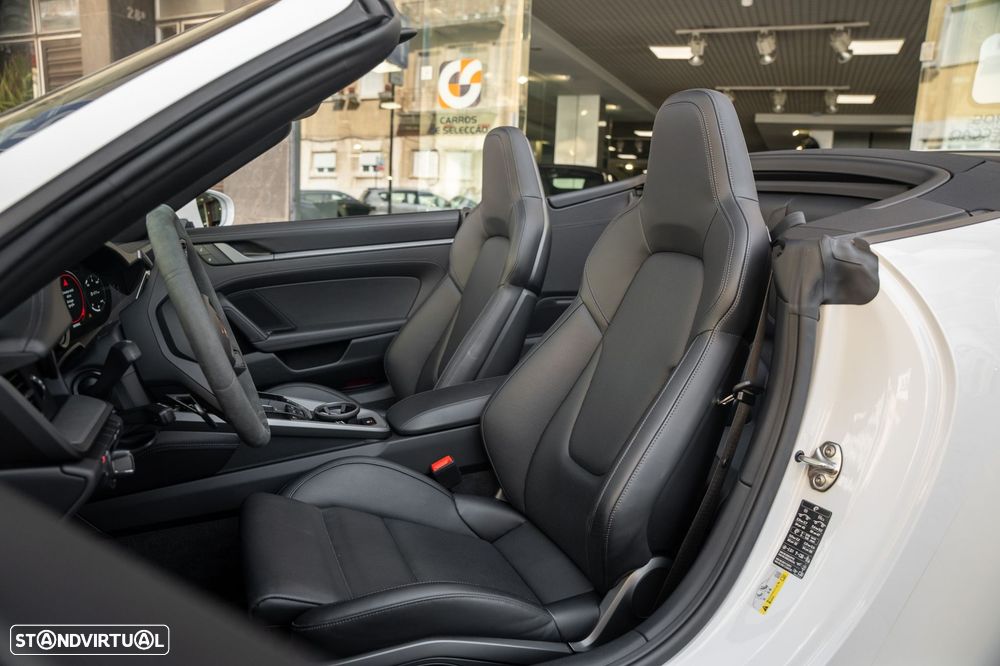 Porsche 911 (992) Carrera 4S PDK - 38