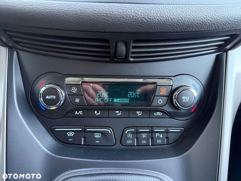 Ford Kuga 1.5 EcoBoost 2x4 Titanium - 14