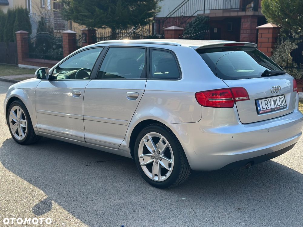 Audi A3 Sportback 1.6 TDI DPF S line Sportpaket - 4