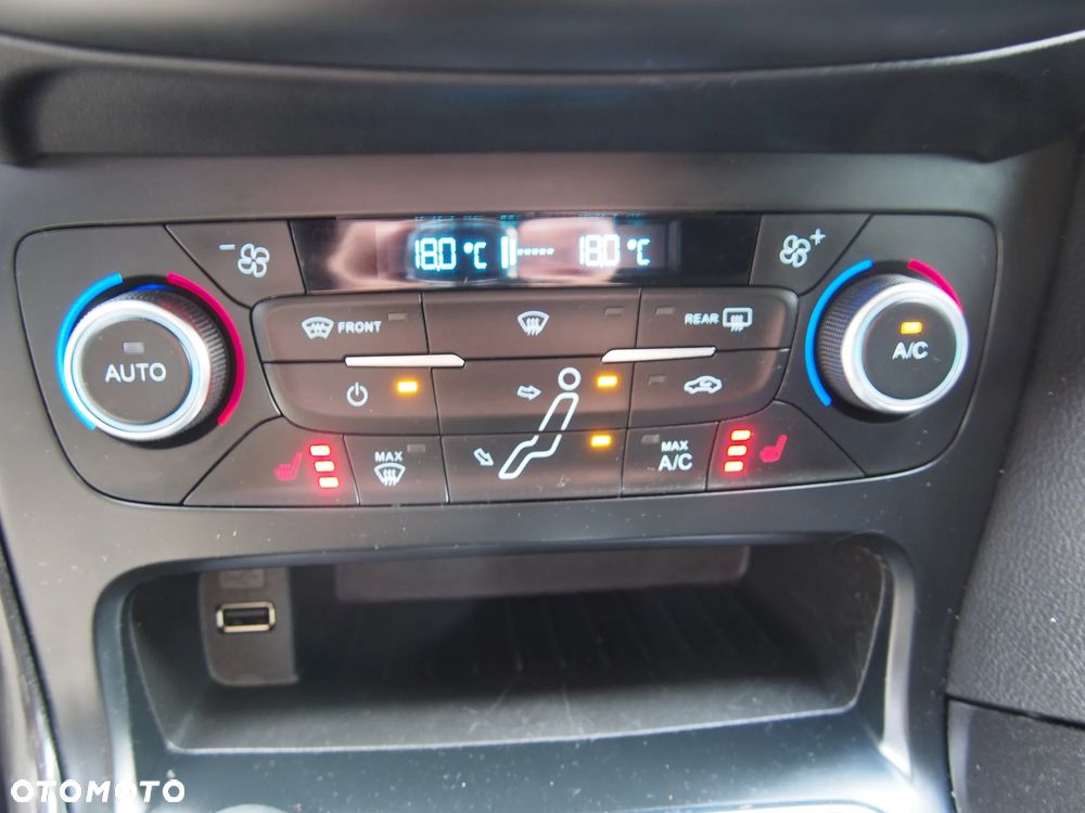 Ford Focus 1.0 EcoBoost ST-Line Red ASS - 22