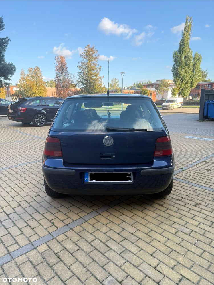 Volkswagen Golf 1.9 TDI Q - 8
