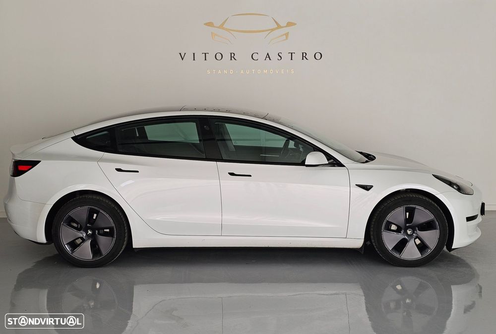 Tesla Model 3 Standard Range Plus RWD - 3