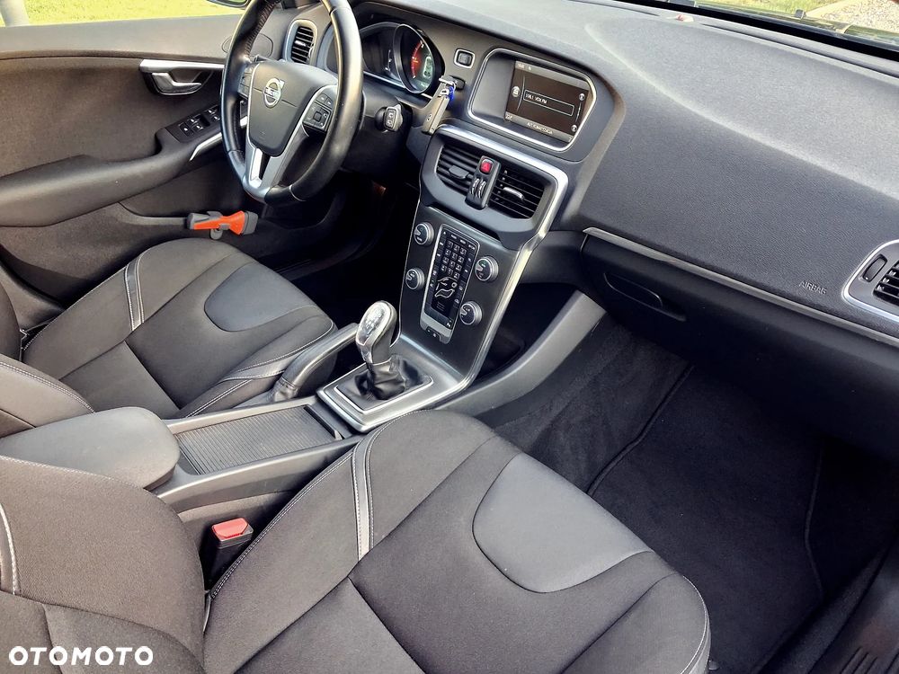 Volvo V40 D2 Momentum - 23