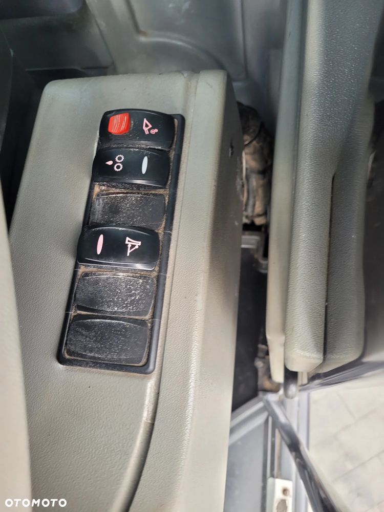 Yanmar B110W / ROTOTILT ze szczypcami / przyczepa / - 20